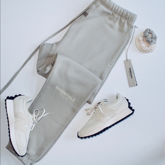 FEAR OF GOD ESSENTIALS Wheat Sweatpants - Picture 2 of 5